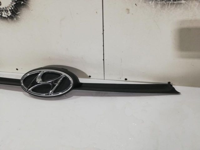 bontott HYUNDAI i10 Első Lökhárító Alsó Középső Díszrács