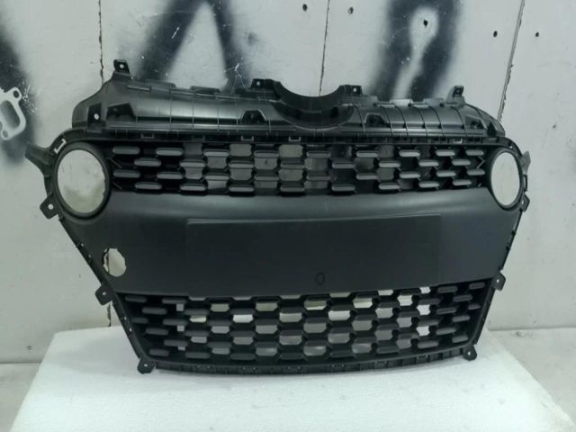 bontott HYUNDAI i10 Első Lökhárító Alsó Középső Díszrács