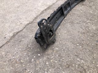 bontott HYUNDAI i10 Első Lökhárító Merevítő (Fém)