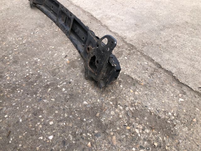 bontott HYUNDAI i10 Első Lökhárító Merevítő (Fém)