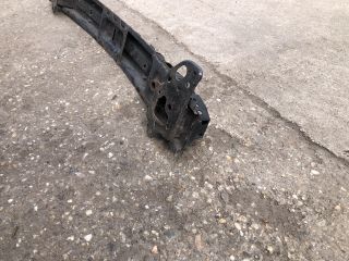 bontott HYUNDAI i10 Első Lökhárító Merevítő (Fém)