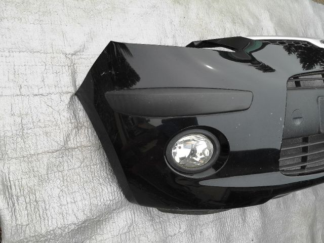 bontott HYUNDAI i10 Első Lökhárító (Részeivel)