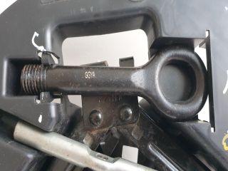 bontott HYUNDAI i10 Emelő