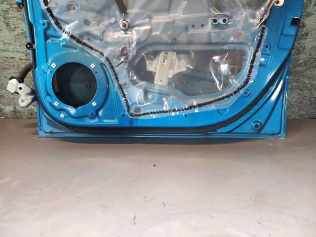 bontott HYUNDAI i10 Jobb első Ajtó (Részeivel)