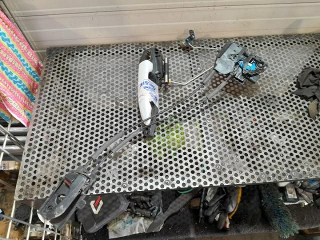 bontott HYUNDAI i10 Jobb első Zsanér