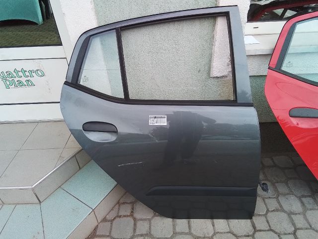 bontott HYUNDAI i10 Jobb hátsó Ajtó (Részeivel)