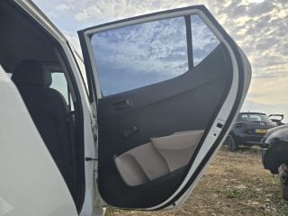 bontott HYUNDAI i10 Jobb hátsó Ajtó (Üres lemez)