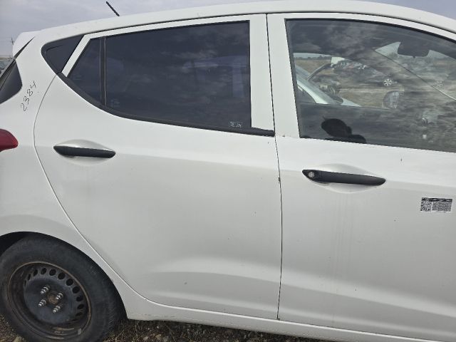 bontott HYUNDAI i10 Jobb hátsó Ajtó (Üres lemez)