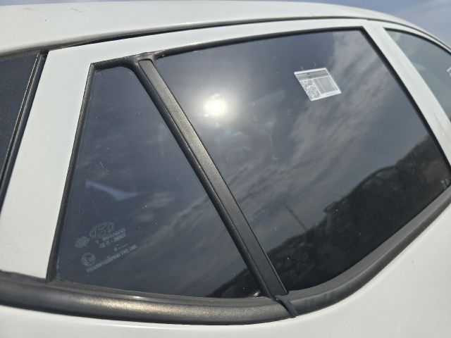 bontott HYUNDAI i10 Jobb hátsó Fixüveg (Ajtóban)