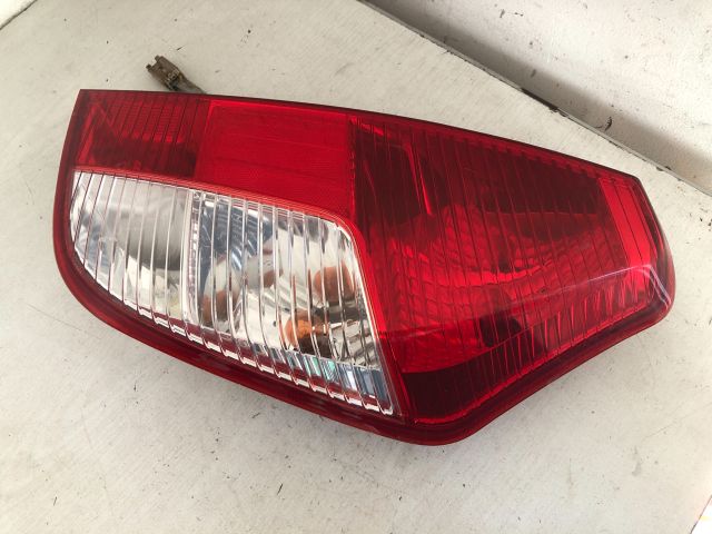 bontott HYUNDAI i10 Jobb Hátsó Lámpa