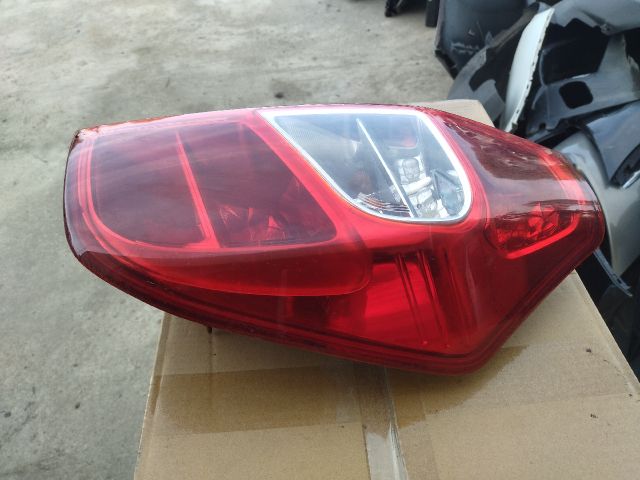 bontott HYUNDAI i10 Jobb Hátsó Lámpa