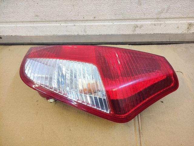 bontott HYUNDAI i10 Jobb Hátsó Lámpa