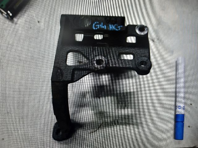 bontott HYUNDAI i10 Klímakompresszor Tartó Bak