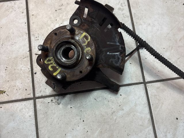 bontott HYUNDAI i20 Bal első Csonkállvány Kerékaggyal