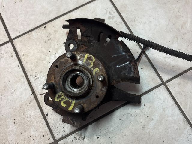 bontott HYUNDAI i20 Bal első Csonkállvány Kerékaggyal