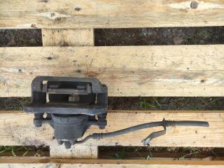 bontott HYUNDAI i20 Bal első Féknyereg Munkahengerrel