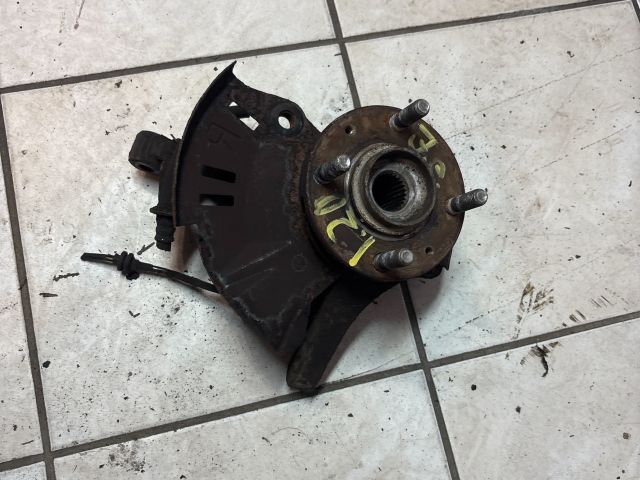 bontott HYUNDAI i20 Jobb első Csonkállvány Kerékaggyal