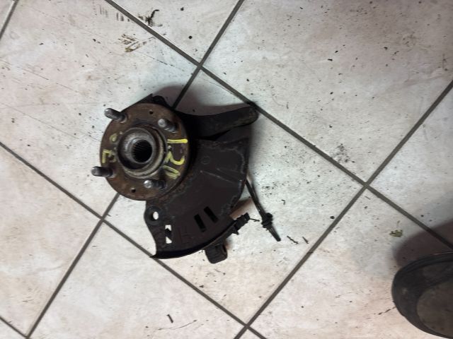 bontott HYUNDAI i20 Jobb első Csonkállvány Kerékaggyal