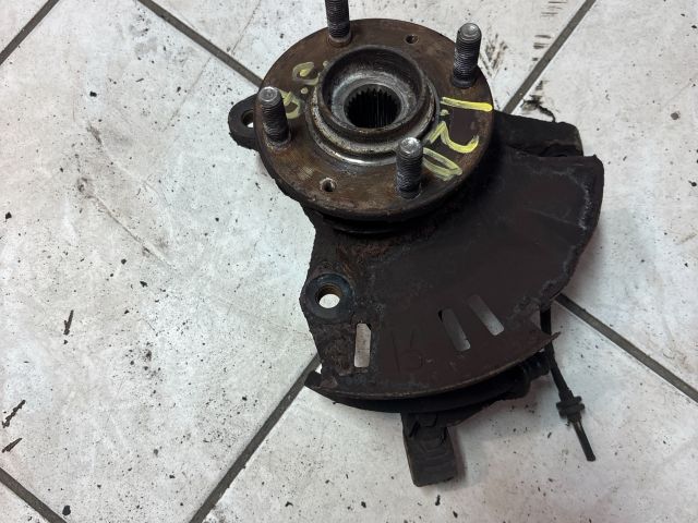 bontott HYUNDAI i20 Jobb első Csonkállvány Kerékaggyal