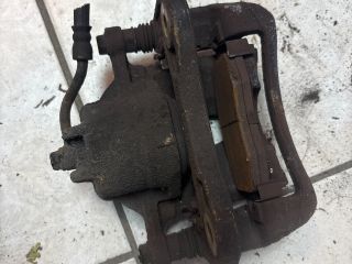 bontott HYUNDAI i20 Jobb első Féknyereg Munkahengerrel