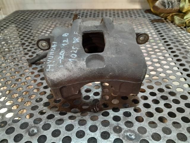 bontott HYUNDAI i20 Jobb első Féknyereg Munkahengerrel