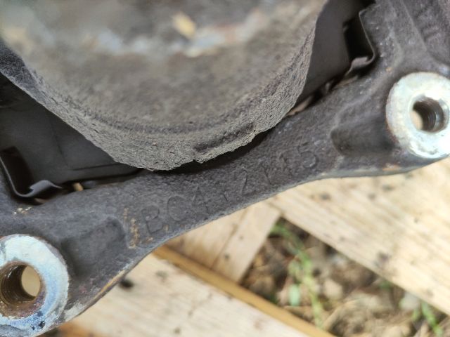 bontott HYUNDAI i20 Jobb első Féknyereg Munkahengerrel