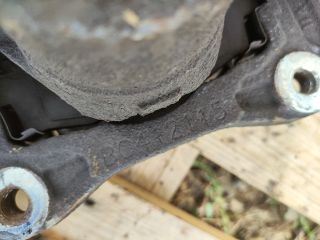 bontott HYUNDAI i20 Jobb első Féknyereg Munkahengerrel