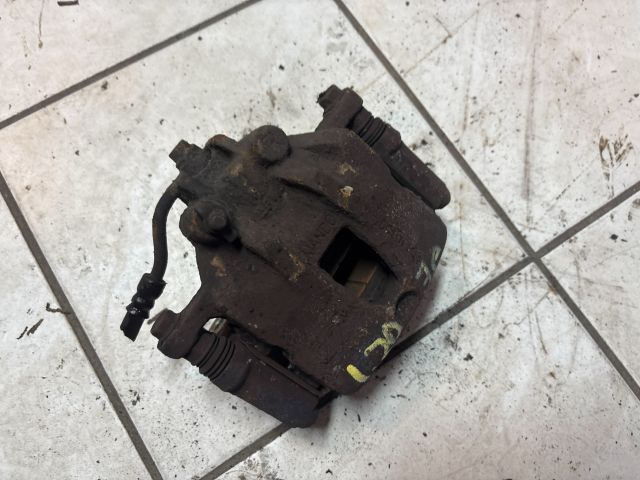 bontott HYUNDAI i20 Jobb első Féknyereg Munkahengerrel