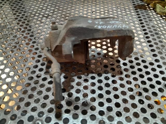 bontott HYUNDAI i20 Jobb első Féknyereg Munkahengerrel