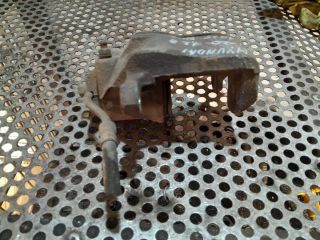 bontott HYUNDAI i20 Jobb első Féknyereg Munkahengerrel