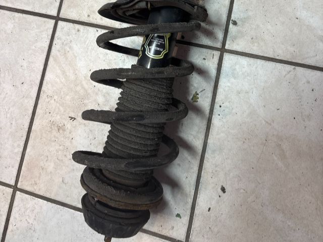 bontott HYUNDAI i20 Jobb első Gólyaláb (Lengécsillapító, Rugó)