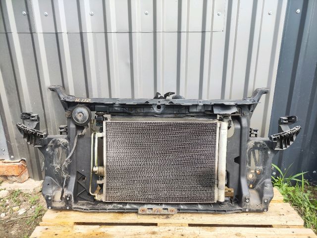 bontott HYUNDAI i20 Komplett Homlokfal (Részeivel)