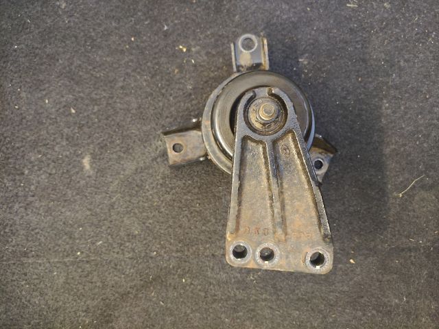 bontott HYUNDAI i20 Motor Tartó Bak (Fém)