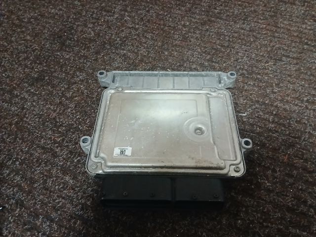 bontott HYUNDAI i20 Motorvezérlő