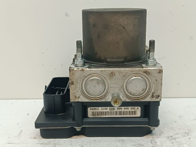 bontott HYUNDAI i20 ABS Kocka