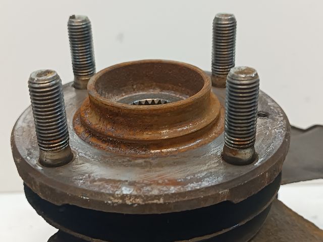 bontott HYUNDAI i20 Bal első Csonkállvány Kerékaggyal