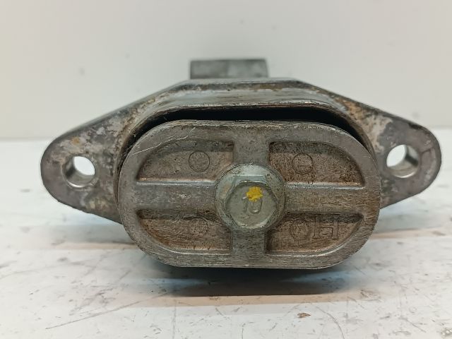 bontott HYUNDAI i20 Billenésgátló Bak