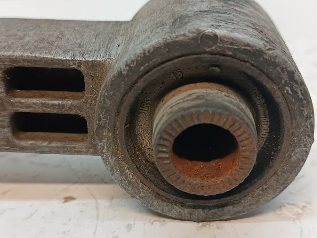 bontott HYUNDAI i20 Billenésgátló Bak