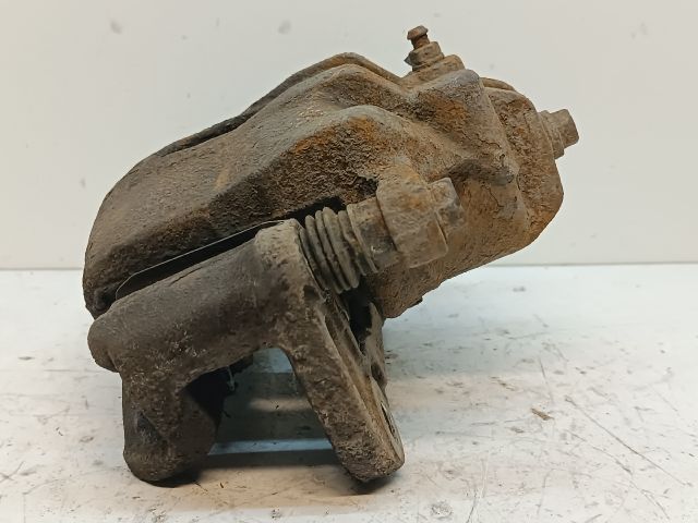 bontott HYUNDAI i20 Jobb első Féknyereg Munkahengerrel