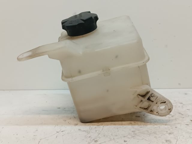 bontott HYUNDAI i20 Kiegyenlítő Tartály