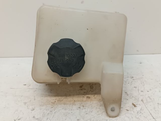 bontott HYUNDAI i20 Kiegyenlítő Tartály