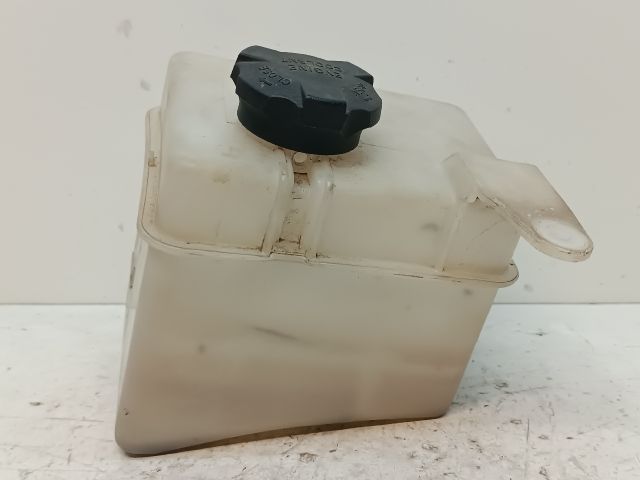 bontott HYUNDAI i20 Kiegyenlítő Tartály