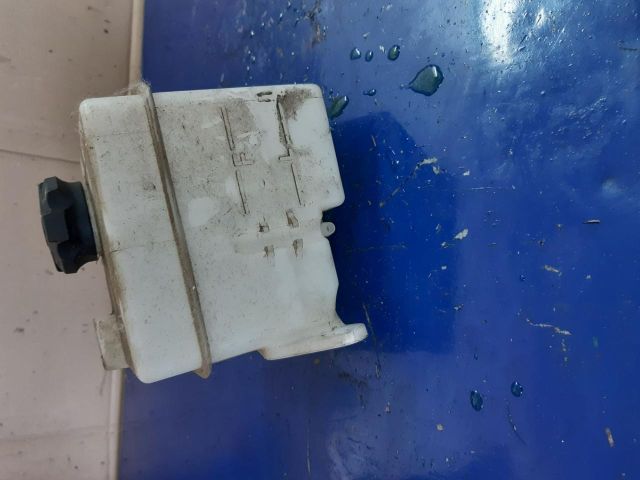 bontott HYUNDAI i20 Kiegyenlítő Tartály