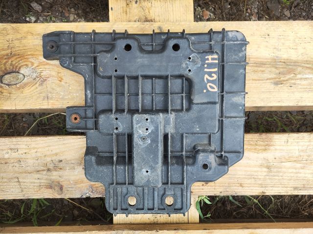 bontott HYUNDAI i20 Akkumulátor Tartó