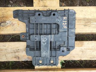 bontott HYUNDAI i20 Akkumulátor Tartó