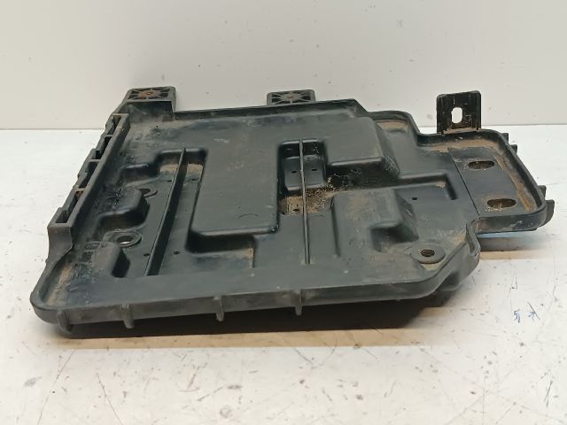 bontott HYUNDAI i20 Akkumulátor Tartó