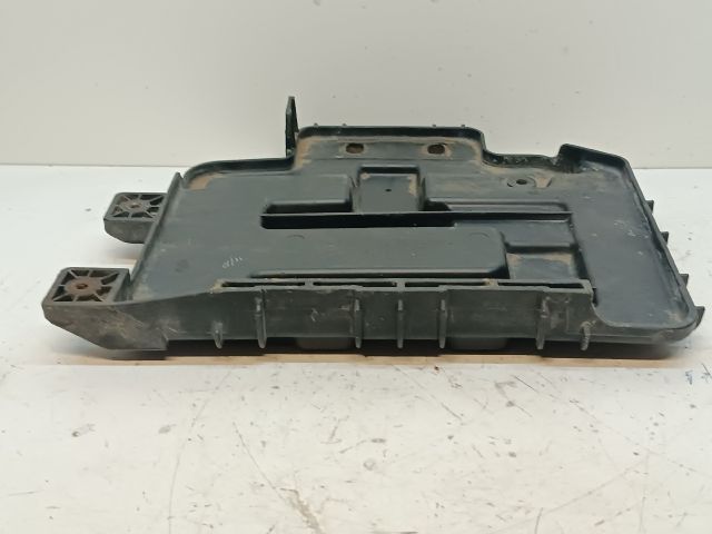 bontott HYUNDAI i20 Akkumulátor Tartó