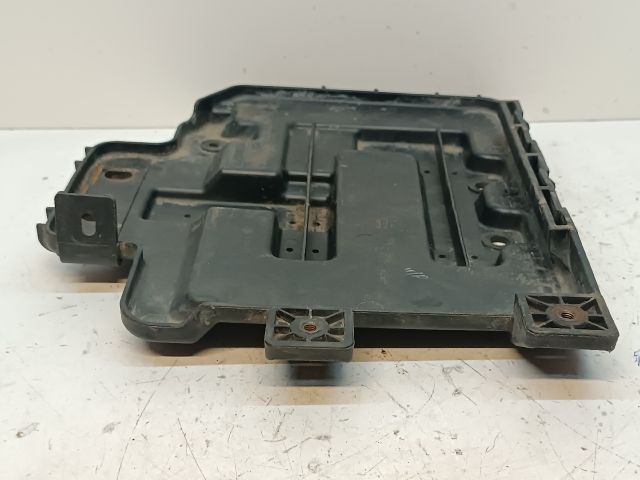 bontott HYUNDAI i20 Akkumulátor Tartó