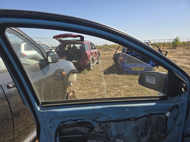 bontott HYUNDAI i20 Bal első Ablak