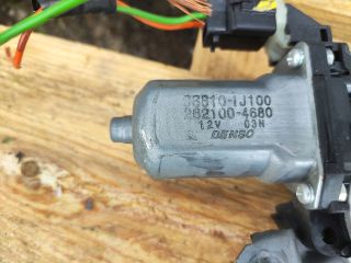 bontott HYUNDAI i20 Bal első Ablakemelő Szerkezet (Elektromos)